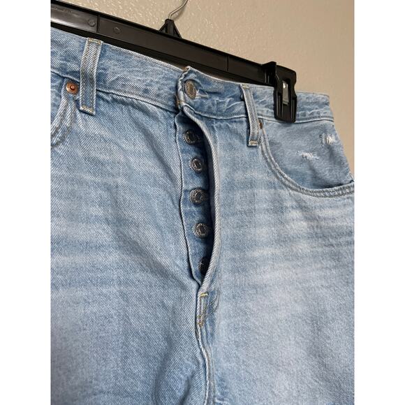 Levi's Ribcage Light Wash Button Fly Cotton Blend High Rise Shorts Size 31 - Picture 3 of 7